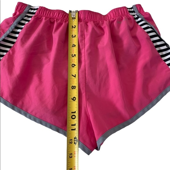 Nike Dri Fit Short Pants Size Small - Picture 6 of 15